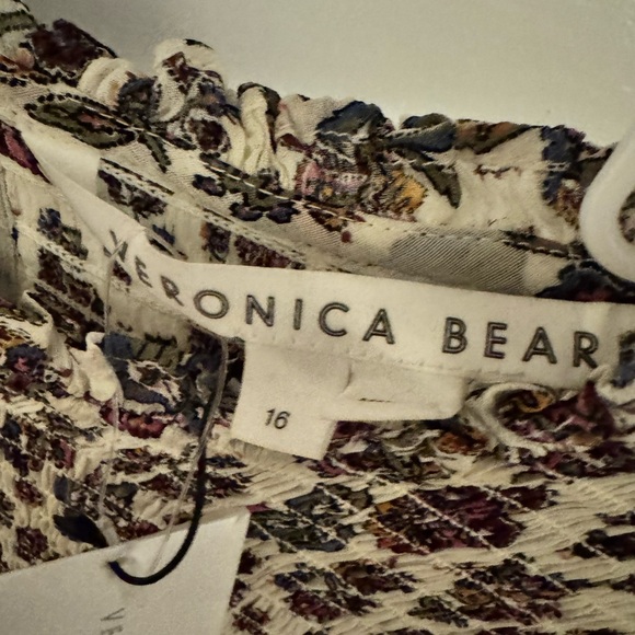 VERONICA BEARD
Kali shirred floral-print chiffon top Size-16 NWT - Picture 7 of 7
